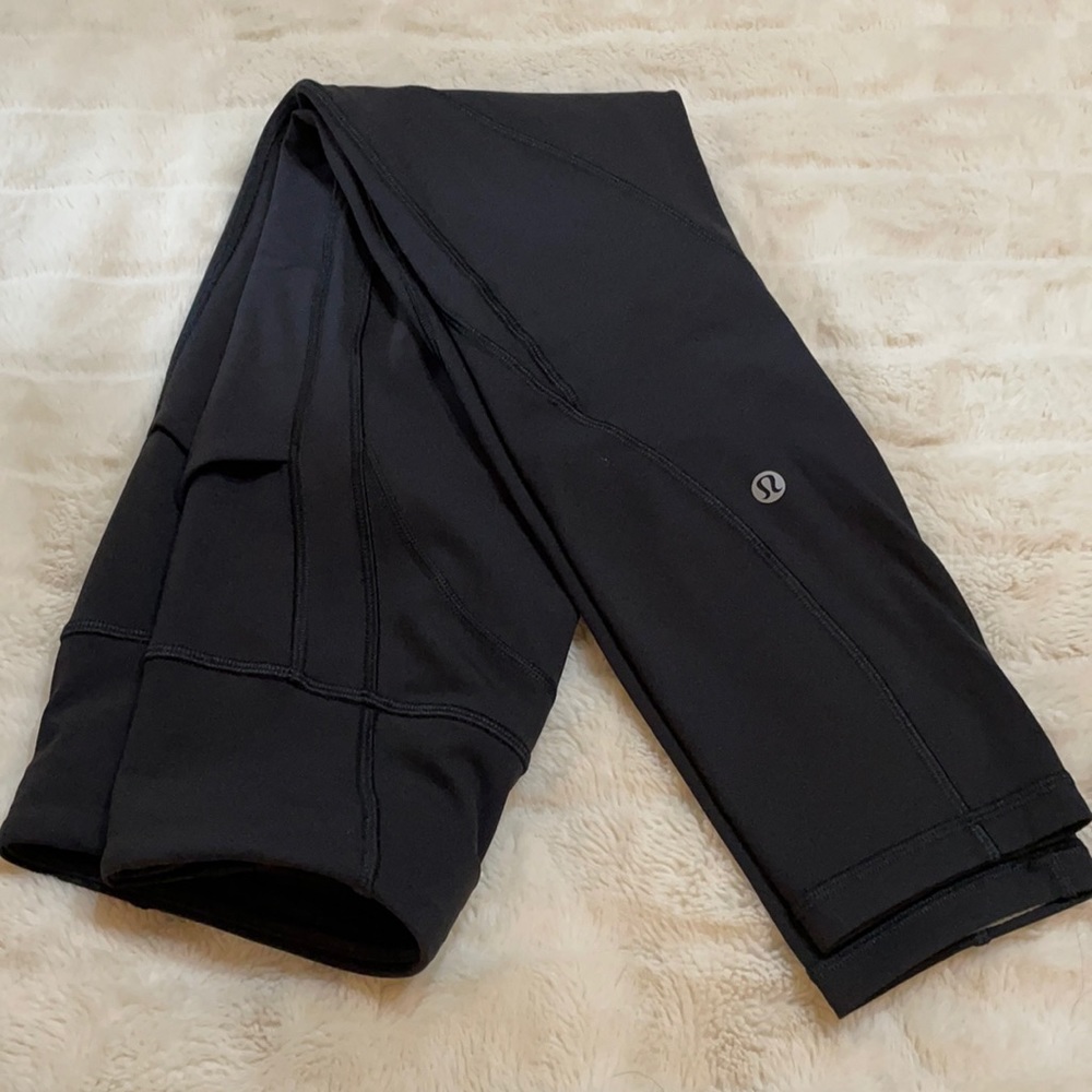 EUC Lululemon high rise waist with side pockets